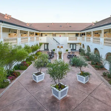 The Lodge At Healdsburg, Tapestry Collection By Hilton